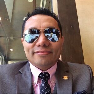 Meet your Posher, Artemio